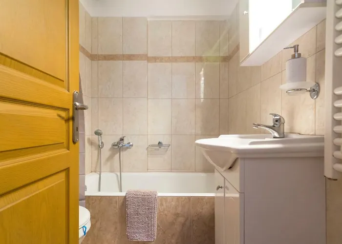 Apartamento Lovely 2nd Floor